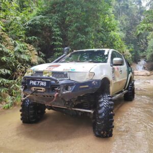 Support Car - Mitsubishi Triton L200 with axle Land Cruiser 80 (PNE7748) - Price range : 50% deposit or Full payment